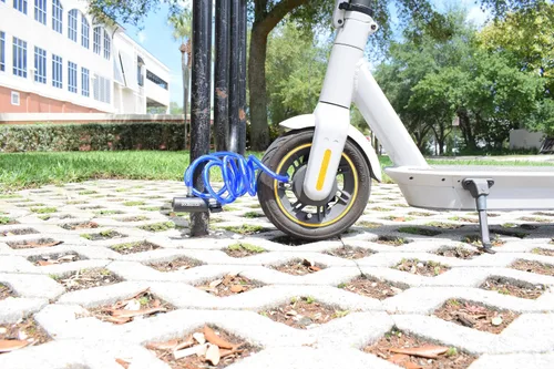 Miniatura 8 de DocksLocks Juego de candado de cable para bicicleta, cable de seguridad en espiral con cerradura de llave y soporte de montaje, protección antirrobo
