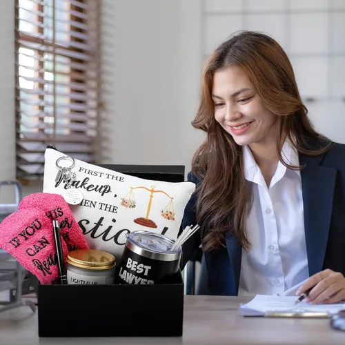 Miniatura 6 de 7 piezas de regalos de abogados para mujeres, regalo de escuela de derecho, incluye vaso de acero inoxidable de 12 onzas, llavero, vela, bolígrafo