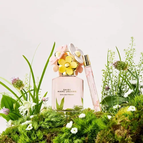 Miniatura 6 de Marc Jacobs Daisy Eau So Fresh Eau de Toilette – Perfume floral fresco para mujer – con notas de frambuesa, rosa silvestre, pomelo y almizcle suave