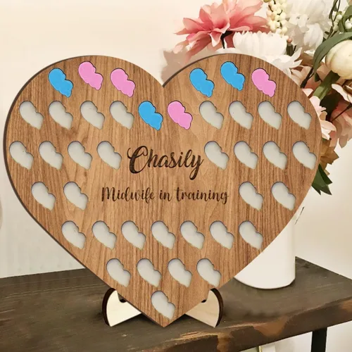 Miniatura 2 de Contador de nacimiento personalizado para estudiantes partera con 50 espacios para bebés, tablero de madera en forma de corazón
