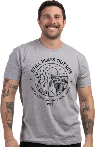 Miniatura 65 de Camiseta de senderismo Still Plays Outside Divertida camiseta para excursionista, camping, campista, al aire libre, hombres y mujeres