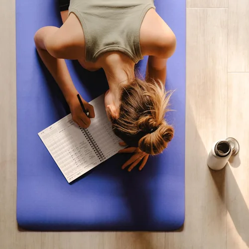 Miniatura 8 de El Diario de Fitness Definitivo para Rastrear y Cumplir Tus Metas de Gimnasio - Planificador Detallado de Entrenamientos y Libro de Registro Para