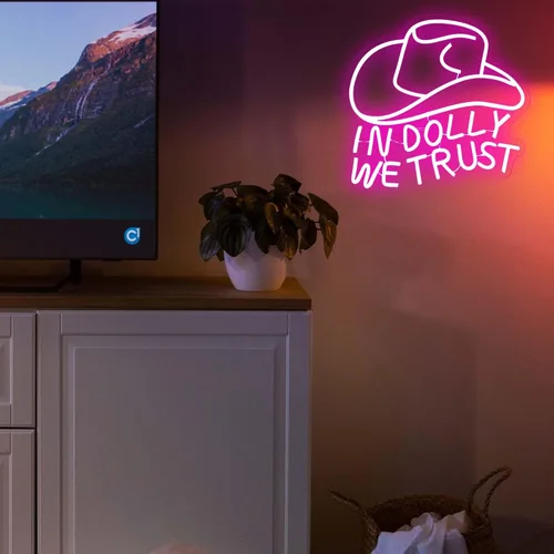 Miniatura 6 de Letrero LED de neón con texto en inglés "In Dolly We Trust", con sombrero de vaquera rosa, arte de pared del oeste de estilo retro campestre