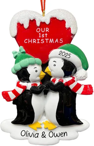 Miniatura 7 de Adorno personalizado de nuestra primera Navidad juntos 2026 Decoración personalizada para árbol de Navidad de pareja de gnomos Nombre