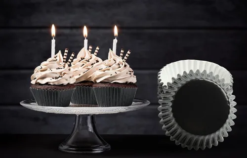 Miniatura 6 de Forros para cupcakes de papel de aluminio negro, 100 tazas de papel metálico para hornear para fiestas de cumpleaños, bodas o baby showers