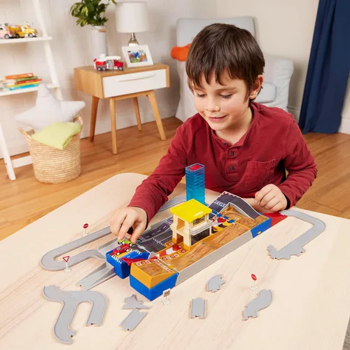 Miniatura 3 de Driven by Battat – Juego de pista de carreras plegable de 84 piezas con 6 autos mini – Incluye auto de carreras, camión monstruo y accesorios