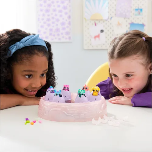 Miniatura 7 de Hatchimals Alive, Rainbow Hatchery con 6 Mini Figuras en Huevos de Revelación de Color y Más de 10 Accesorios, Regalos y Rellenos de Media