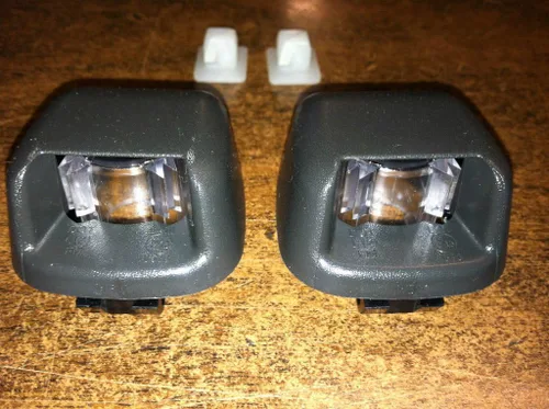 Miniatura 2 de Nissan Nuevo OEM 2006-2012 Xterra Conjunto de lámpara de matrícula trasera (2 lámparas)