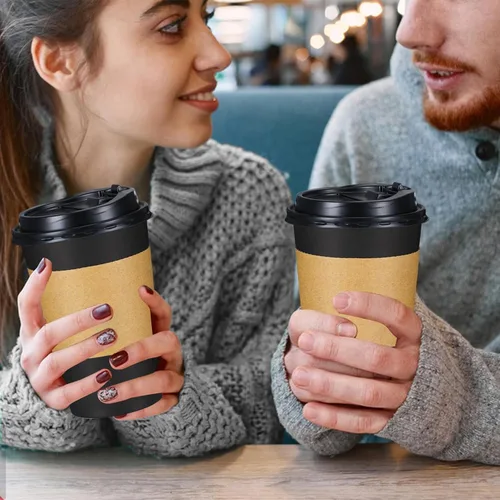 Miniatura 7 de Lamosi Paquete de 100 unidades de tazas de café desechables de 16 onzas con tapas y fundas, negras, a prueba de fugas, para llevar, tazas de café