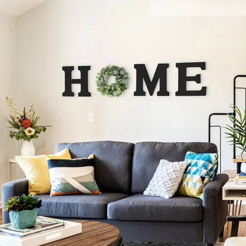 Miniatura 7 de Cartel colgante de madera con letras en inglés «HOME» (Hogar) con corona de eucalipto artificial para la letra «O», decoración de pared estilo Negro