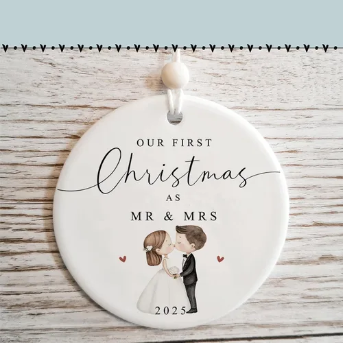 Miniatura 8 de Adorno de Navidad con texto en inglés "Our First Christmas Just Married", regalo de boda único para recién casados, adorno de Navidad de Mr & Mrs