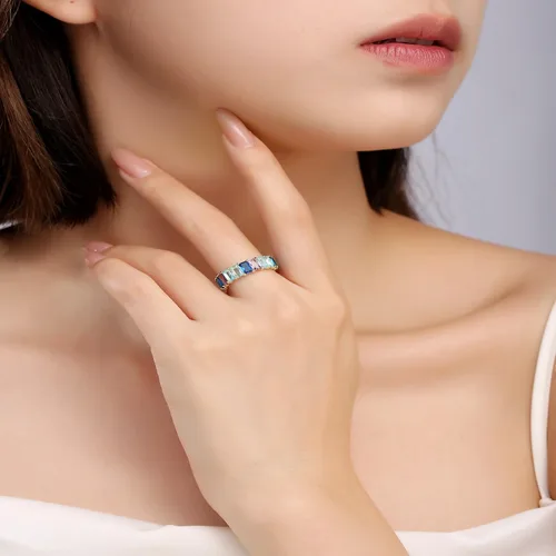 Miniatura 3 de Anillo de eternidad con piedras preciosas creadas AAA de corte esmeralda, chapado en oro amarillo de 18 quilates