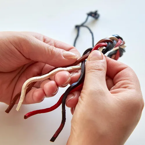 Miniatura 4 de uxcell Cordón de cuero plano de 5.5 yardas, 0.079 in, tiras de cuero de 0.079 pulgadas de grosor, cuerdas de cordones para manualidades, Negro