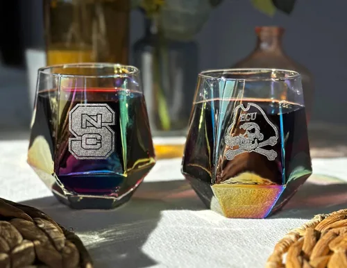 Miniatura 3 de Temple University - Copa de vino grabada con corte de diamante, sin tallo, de 10 onzas, producto universitario con licencia