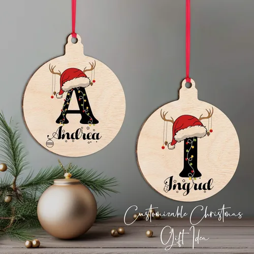 Miniatura 4 de Adorno de Navidad personalizado con inicial de sombrero de Papá Noel, decoración de árbol de Navidad con nombre de familia, calcetín con monograma