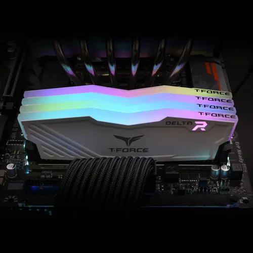 Miniatura 4 de TEAMGROUP T-Force Delta RGB DDR4 16 GB (2 x 8 GB) 3200 MHz (PC4-25600) CL16 Módulo de memoria RAM de escritorio TF4D416G3200HC16CDC01 - Blanco