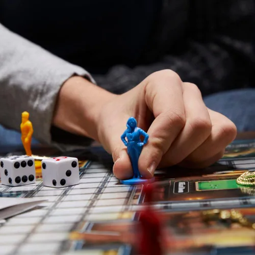 Miniatura 4 de Cluedo - Juego de mesa para niños de 8 años en adelante, clásico reinventado para 2-6 jugadores, juegos misteriosos de detectives, tiempo en familia