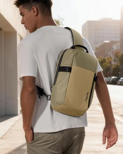 Miniatura 7 de tomtoc Mochila bandolera cruzada de 7L para hombres y mujeres, mochila EDC de pecho y hombro para MacBook Pro M5 de 14 pulgadas, MacBook Air/Pro
