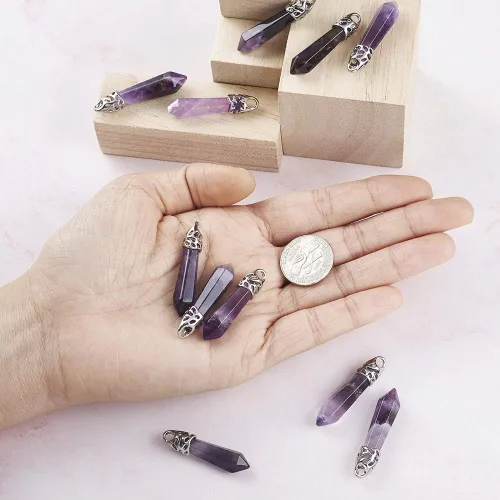 Miniatura 2 de FASHEWELRY 12 piezas dijes de amatista en forma de bala, cristales hexagonales de chakra, dijes de cuarzo puntiagudo con asa de aleación de platino