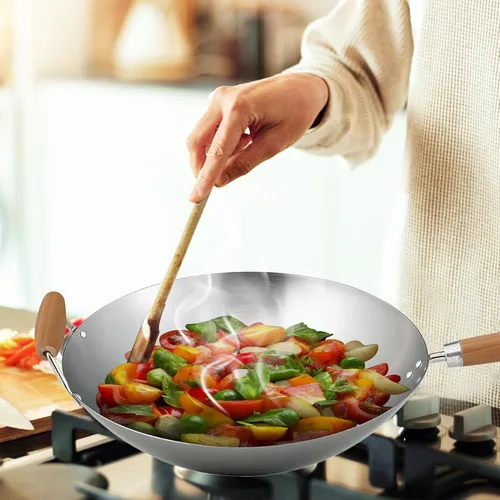 Miniatura 7 de Helen's Asian Kitchen Wok, acero al carbono y bambú, 14 pulgadas