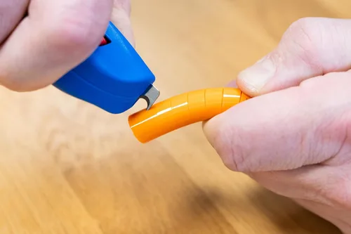 Miniatura 7 de WEICON Pelacables Nº S 4-28 Multi Función de pelado integrada Alta seguridad Profundidad de corte ajustable para cables redondos Rango