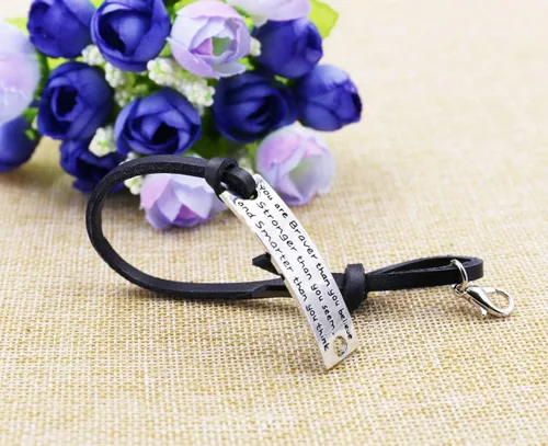 Miniatura 3 de Minimalism - Pulsera con monograma de correa de piel, regalos para mujeres y hombres.