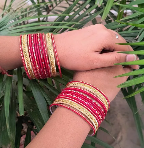 Miniatura 3 de Touchstone - Pulseras de metal indio para mujer, de aleación de oro, colección de 2 docenas de pulseras Bollywood, para mujer, apilable, anchas
