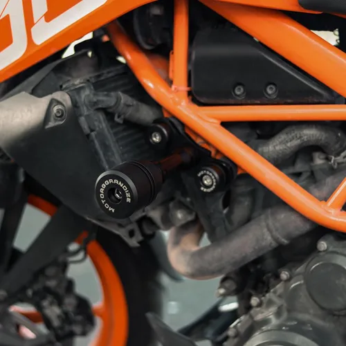 Motoaggrandize Deslizadores de cuadro | Protectores de choque para KTM Duke 125 | 200 | 250 | 390 [Solo Gen 1 y Gen 2] | Color: Negro