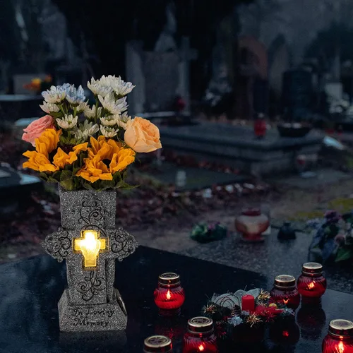 Miniatura 5 de HUYIENO Jarrón solar de cementerio con LED para flores frescas/artificiales, florero de cruz de flores de tumba, jarrones con pinchos, decoración