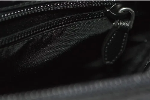 Miniatura 5 de Prada Vela Nylon Beauty Bag Estuche de maquillaje cosmético - Negro Silver-tone hardware Zipper closure Interior zipper pocket Dust bag and