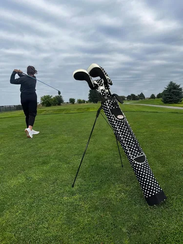 Miniatura 6 de Taboo Fashion Sunday Golf Bags for Women - Lightweight Golf Range Bag with Self Flexing Stand and Shoulder Strap for Driving Range, Par 3 or