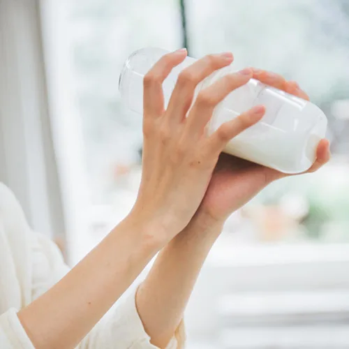 Miniatura 5 de Hario Coctelera con leche, 2.4 fl oz, blanco