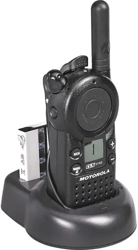 Miniatura 2 de 4 x Motorola CLS1110 UHF 1W 1 canal de radio de 2 vías (CLS1110) + 4 micrófonos de altavoz remoto HKLN4606 - Paquete de 4 con paquete de micrófono
