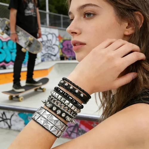 Miniatura 7 de Juego de 4 pulseras góticas de cuero negro, pulseras con tachuelas de pirámide, pulseras de muñeca punk rock para hombres y mujeres, conciertos