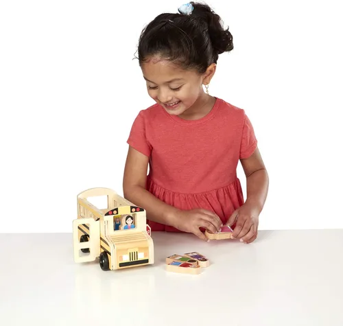 Miniatura 7 de Melissa & Doug Juego de madera para autobús escolar con 7 figuras de juego