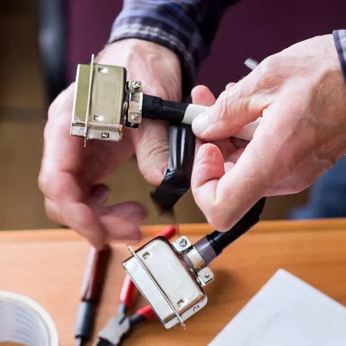 Miniatura 7 de Bates - Cinta eléctrica negra, 0.62 pulgadas x 49 pies, paquete de 3, cinta eléctrica, cinta eléctrica negra, cinta eléctrica negra, cinta eléctrica