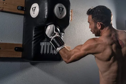Miniatura 5 de TITLE Boxing Bolsa de entrenamiento de amenaza de montaje en pared - Bolsa de corte superior, saco de boxeo en ángulo