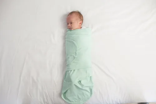 Miniatura 2 de Miracle Blanket Manta esencial para recién nacido, saco de dormir suave ideal para recién nacidos y bebés (aventura espera)