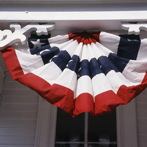 Miniatura 4 de 6 banderas patrióticas plisadas de Estados Unidos – 3 x 1.5 pies, bandera de Estados Unidos, bandera patriótica de banderines con estrellas y rayas