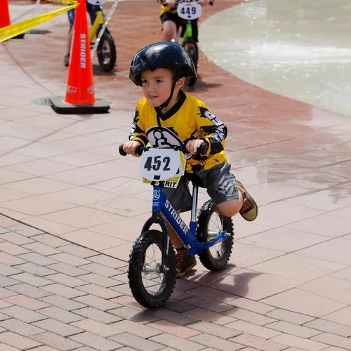 Miniatura 6 de Strider Bicicleta deportiva de 12 pulgadas – Bicicleta de equilibrio sin pedal para niños de 1 a 4 años – Incluye almohadilla de seguridad, asiento