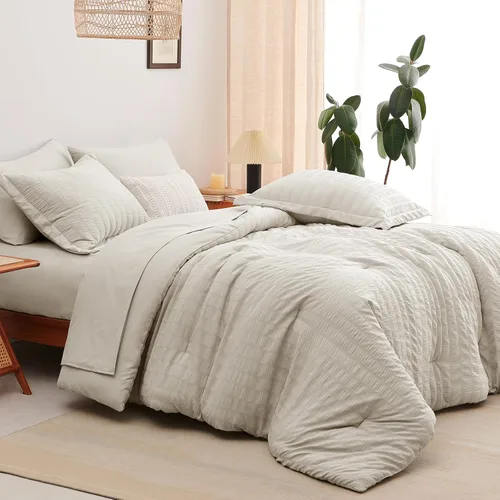 Miniatura 8 de CozyLux Juego de ropa de cama con edredón tamaño King Beige Seersucker de 7 piezas, juego de cama en una bolsa, con edredón, sábanas, fundas