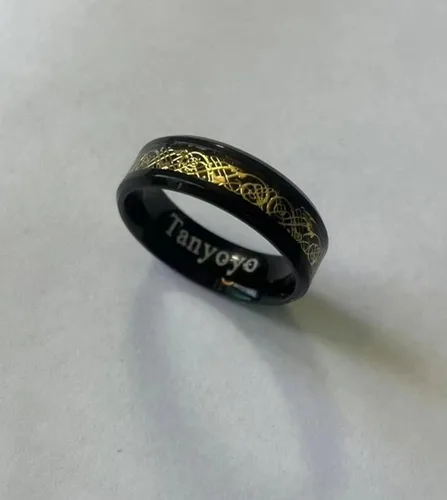 Miniatura 5 de Anillo de boda Tanyoyo de acero inoxidable de oro negro con motivo de dragón celta, tamaños 7 a 14.
