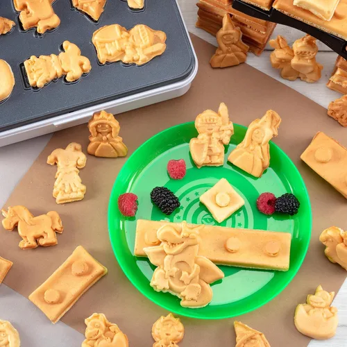 Miniatura 2 de Fantasy Castle Waffle Maker, hornea y construye un castillo de gofres o panqueques con forma de ladrillos, caballeros, princesas, dragones y más