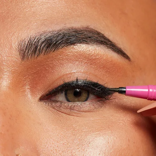 Miniatura 4 de NYX PROFESSIONAL MAKEUP Jumbo Lash! Delineador de ojos y adhesivo para pestañas 2 en 1, color negro Negro más malo