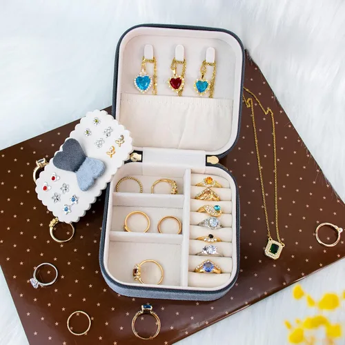 Miniatura 4 de SANQIANWAN Joyero de viaje de terciopelo de lujo para mujer, mini organizador de joyería pequeña, estuche de viaje portátil para anillos, aretes