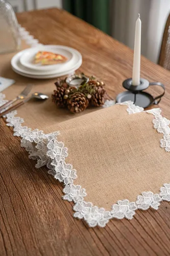 Miniatura 7 de Camino de mesa de yute natural rústico para mesa de comedor de granja con dobladillo de encaje para boda, fiesta, camino de mesa lavable, camino