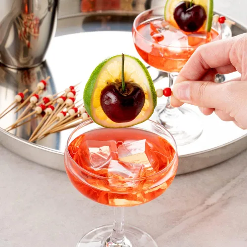 Miniatura 5 de Restaurantware Pinchos de comida de 2.8 pulgadas, 100 palitos de canapé con cuentas, resistentes, desechables, color rojo y crema, púas de madera