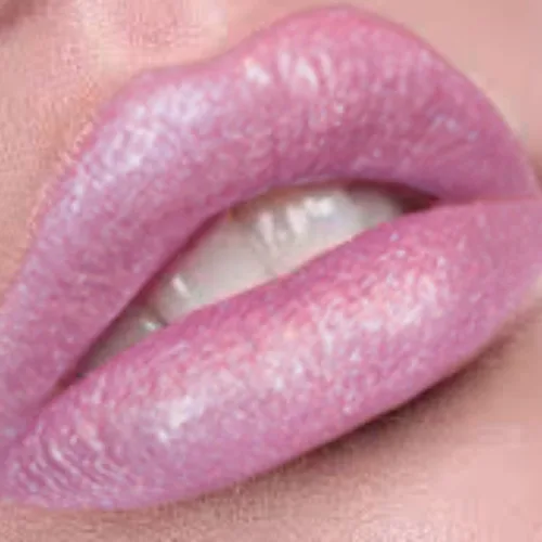 Miniatura 5 de By The Clique Brillo de labios rosa prémium Blushing Bride..