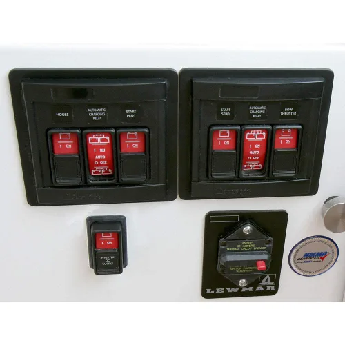 Miniatura 3 de Blue Sea Systems Panel de control remoto 1147 para interruptores de la serie ML y relés automáticos