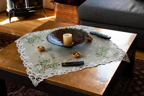 Miniatura 3 de Linens, Art and Things Mantel pequeño bordado con hojas verdes sobre tela verde antiguo, mantel pequeño, bufanda de 33 pulgadas, tapete cuadrado